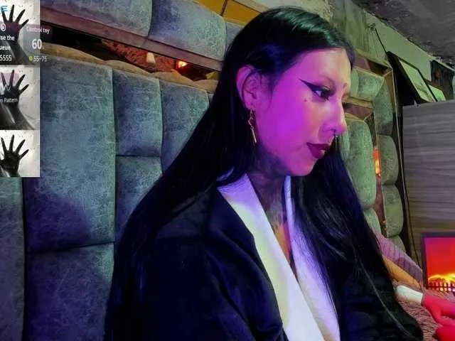 Freechat chantallthx on BongaCams