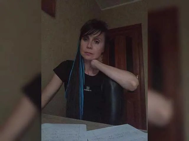 Freechat Hellenalonenochka on BongaCams