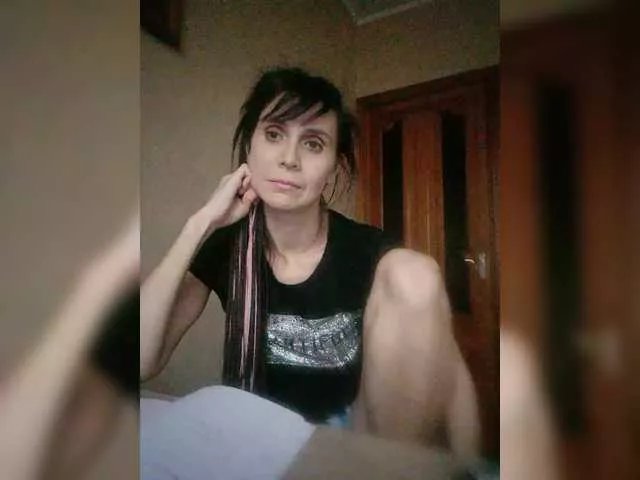 Freechat Hellenalonenochka on BongaCams