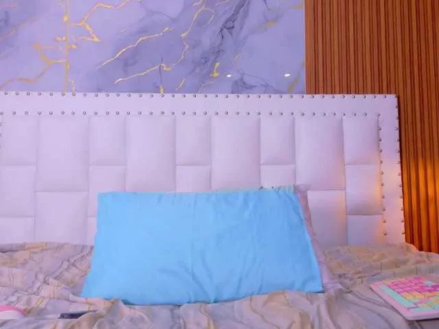 Freechat Indiancutiie on BongaCams