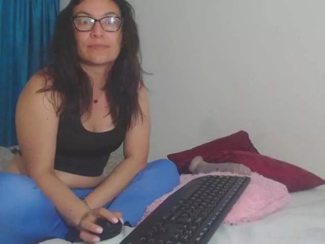 Freechat Ivannacrazy1 on BongaCams
