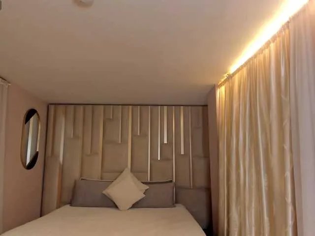 Freechat LelaWest on BongaCams