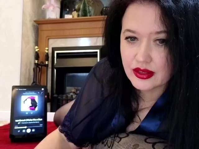 Freechat LoveCatsuit on BongaCams