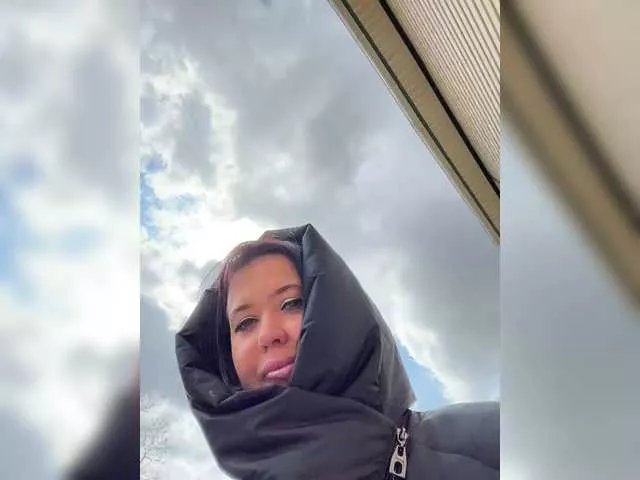 Freechat LoveCatsuit on BongaCams