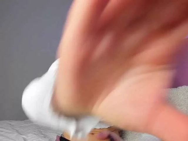 Freechat NaughtyBlond4 on BongaCams