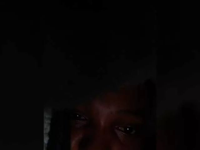 Freechat Petitegoddess on BongaCams