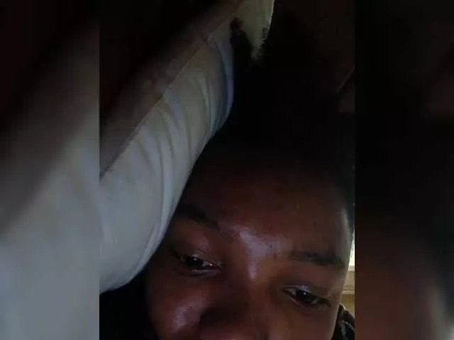 Freechat Petitegoddess on BongaCams