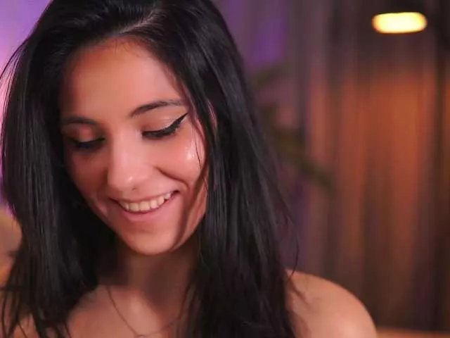 Freechat ShineAlice on BongaCams