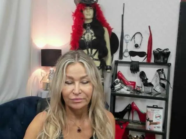 Freechat soft-crystal on BongaCams