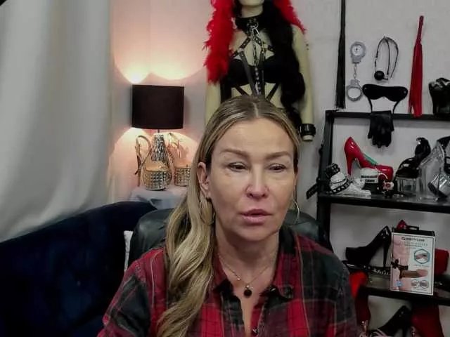 Freechat soft-crystal on BongaCams