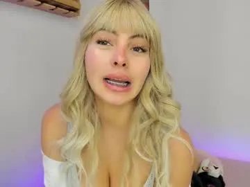 Freechat _hottie__ on Chaturbate