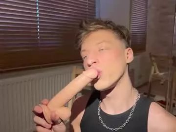 Freechat andytwinkkk on Chaturbate