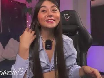Freechat bellapazzia13 on Chaturbate