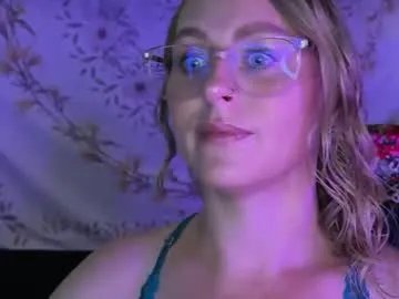 Freechat bossmomma on Chaturbate