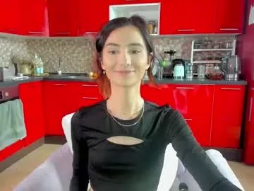 Freechat crystalnut on Chaturbate