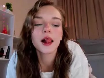 Freechat cwenbrayton on Chaturbate