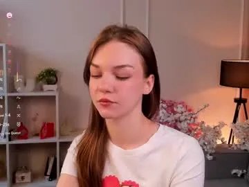 Freechat cwenbrayton on Chaturbate