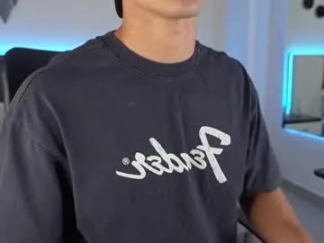 Freechat danteestone on Chaturbate