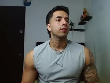 Freechat darius_phoenix on Chaturbate