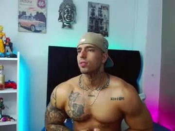 Freechat darius_phoenix on Chaturbate