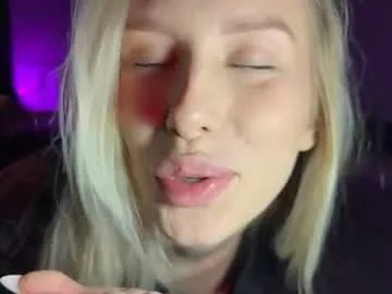 Freechat elysia_xo on Chaturbate