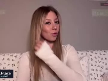 Freechat emmaandjake on Chaturbate