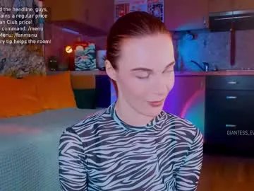 Freechat giantess_eva on Chaturbate