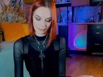 Freechat giantess_eva on Chaturbate