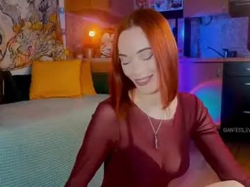 Freechat giantess_eva on Chaturbate