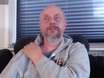 Freechat hardmrlazy on Chaturbate