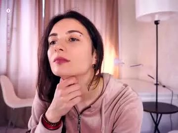 Freechat hollymonica on Chaturbate