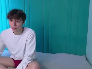 Freechat hugebangins_ on Chaturbate