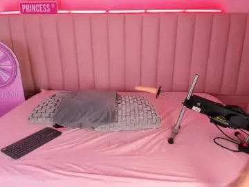 Freechat karriewatson on Chaturbate