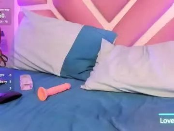 Freechat kitty_love01 on Chaturbate