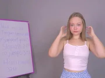 Freechat lilahhn on Chaturbate