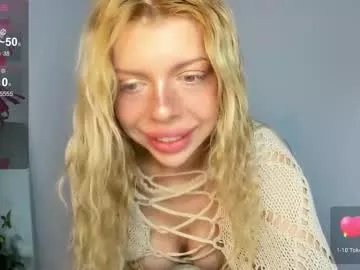 Freechat lindacrystalofc on Chaturbate