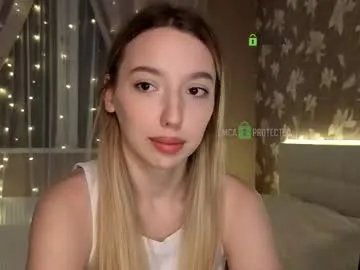 Freechat lovelusik on Chaturbate