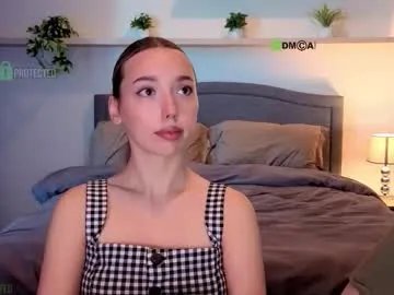 Freechat lovelusik on Chaturbate