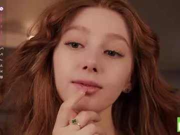 Away margarethowell on Chaturbate