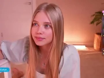 Freechat miablueye on Chaturbate