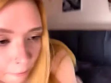 Freechat mirai_meow on Chaturbate