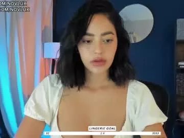 Freechat n_o_v_a on Chaturbate