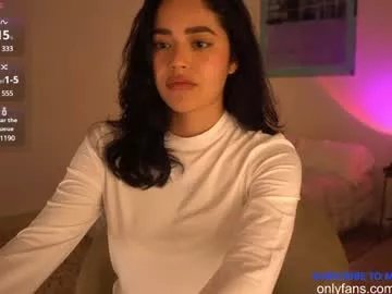 Freechat n_o_v_a on Chaturbate