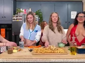 Freechat nakedbakers on Chaturbate