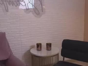 Freechat naomisainz on Chaturbate