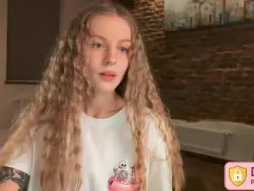 Freechat nickacherie on Chaturbate