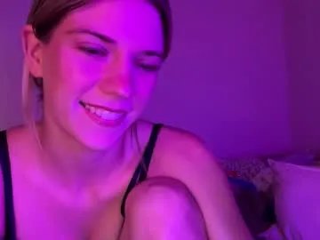 Freechat oliviahansleyy on Chaturbate