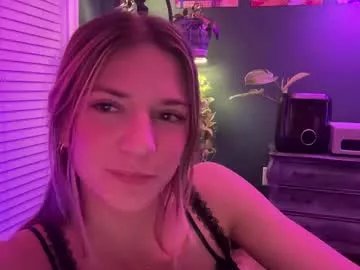 Freechat oliviahansleyy on Chaturbate