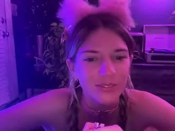 Freechat oliviahansleyy on Chaturbate