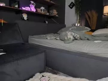 Freechat one_1ove on Chaturbate